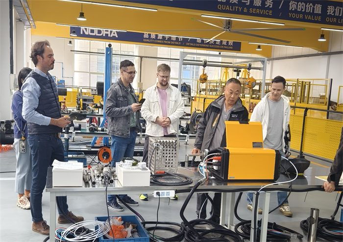 Meksika ve Rusya'dan M&uuml;şteriler Aynı Anda Ziyaret Ediyor