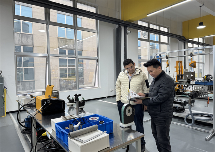 Meksika'dan bir m&uuml;şteri ziyaret i&ccedil;in uzun bir yol kat etti.